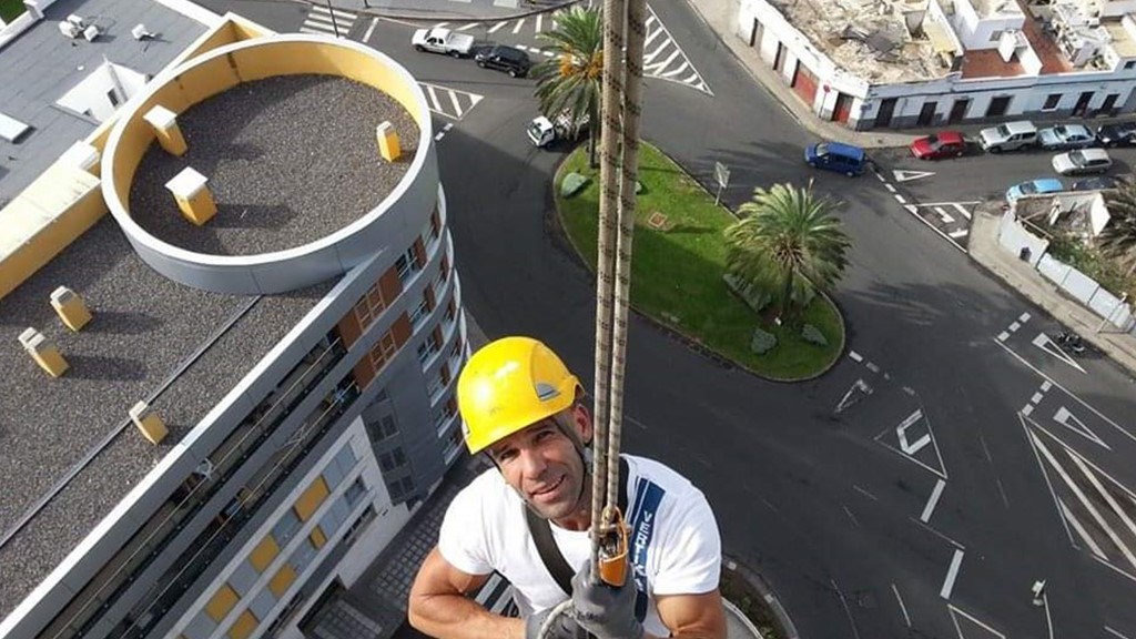 trabajos verticales en las palmas